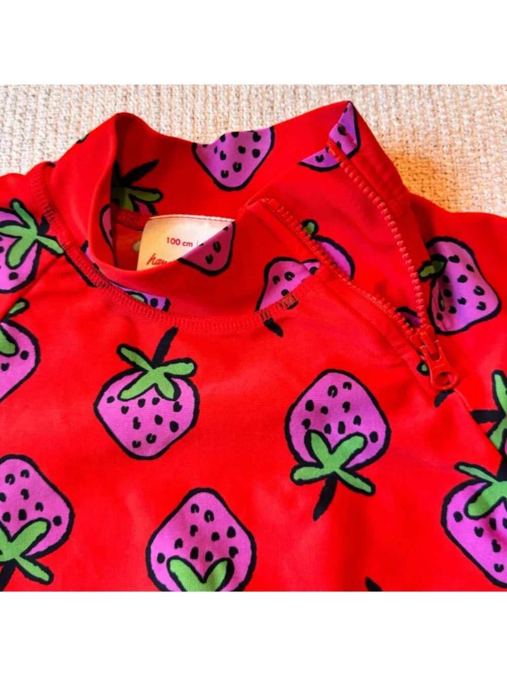 Hanna Andersson Sunblock Rash Guard Red Strawberry Print Girls Size 100cm / 4